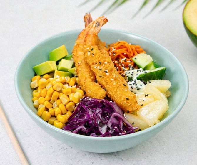 Поке с креветками панко и соусом васаби Майо